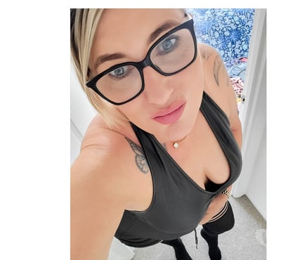 Escorts Baldovan Dundee - Photos for English curvy temptress chloe