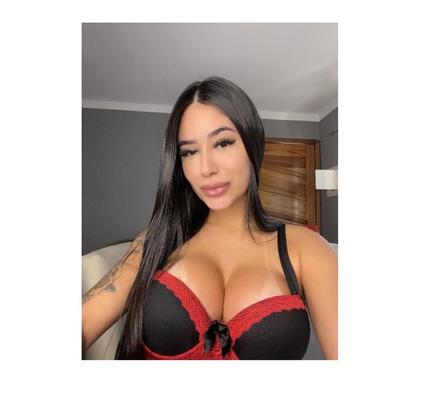 Escorts East London Redbridge - Photos for Zana Brazilian girl 🥰 only 24 hrs