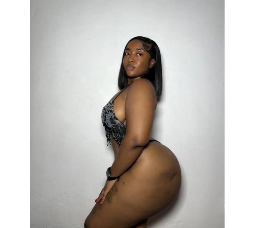 Escorts Essex Brentwood - Photos for BIG ASS 🍑 HOT LATINA 🔥 OWO AND PARTY 🎉