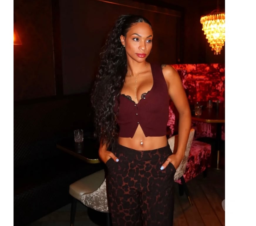 Escorts Slough Slough Town Centre - Slough - Photos for Rosalia 🇧🇷🍒 Morena de festa 100% real