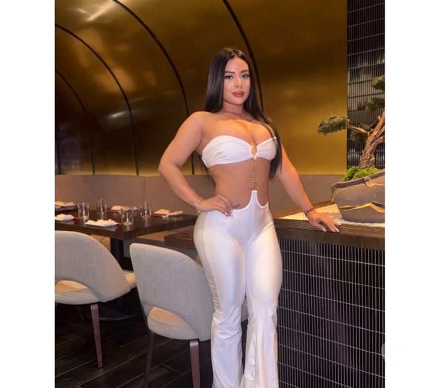 Escorts South East London Bellingham - South East London - Photos for Latina sensation Laura 🔥 owo queen