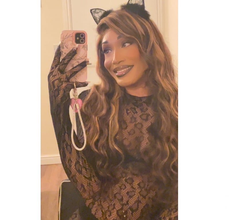 Trans Escorts Slough Slough Town Centre - Slough - Photos for 8 inches in slough (November 14th - November 17th)