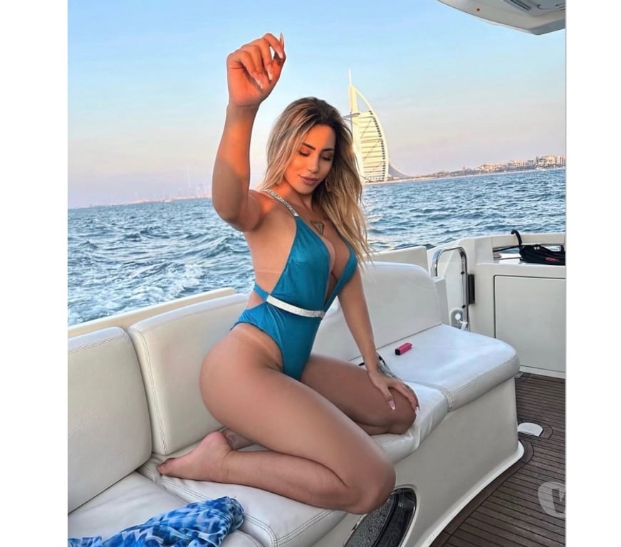 Trans Escorts Surrey Epsom and Ewell - Photos for Amanda Hot Brazilian