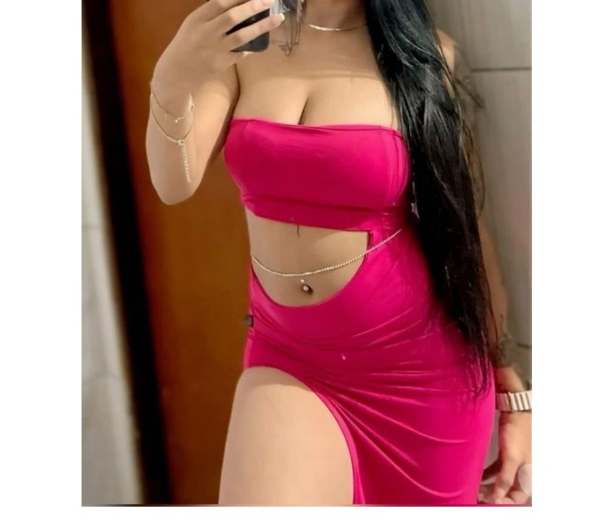Escorts West London Hounslow - Photos for 🇧🇷🍑Cássia big Boobs big Ass🍑🇧🇷