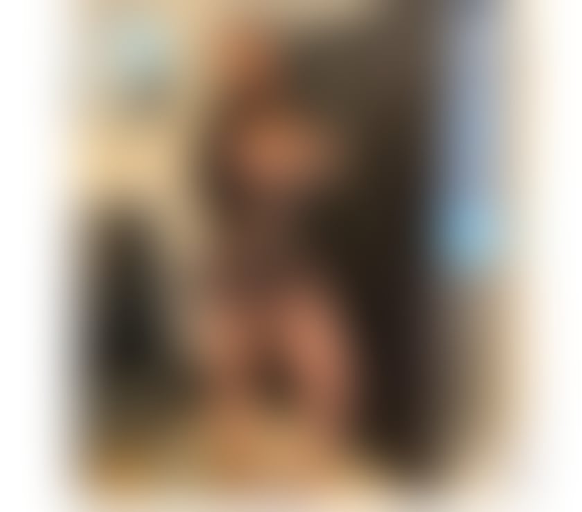 Escorts Hampshire Southampton - Photos for Emma huge natural boobs 40c outcalls real few days here xx