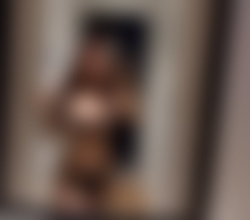 Escorts South West London Fulham Broadway - South West London - Photos for ❤️‍🔥✨ RUBY RED HOT CHARM ✨❤️‍🔥