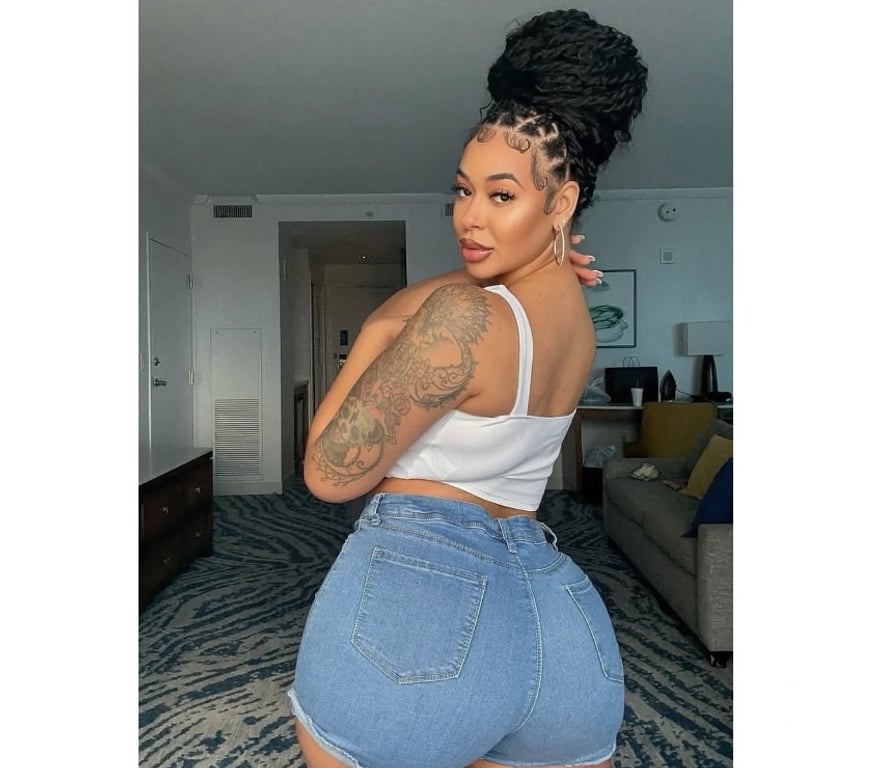 Escorts East London Dalston - East London - Photos for Pretty😍curvy latina escort❤️