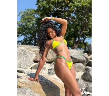 Escorts Barking Barking and Dagenham - Photos for Brazilian brunette with curly hair