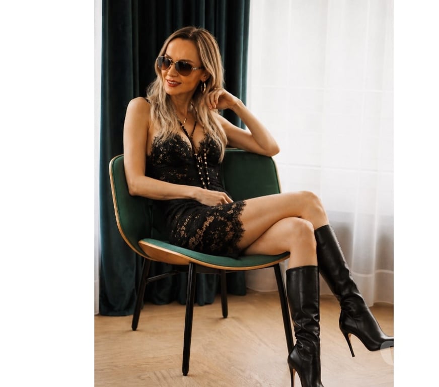 Escorts West Yorkshire Leeds - Photos for Sky Blue Sensual New In Leeds Legs for Days GFE