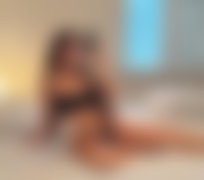 New in Town 🔥 sexy and charming brunette🍒📲