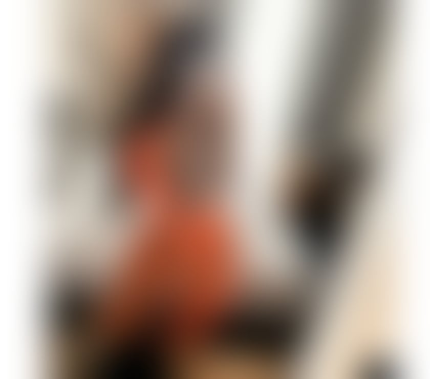 Hi, I'm a new brunette in your town.