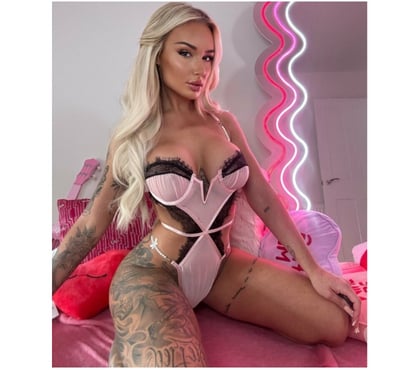 Photos for PETITE LAYLA❤️‍🔥100% REALPARTY