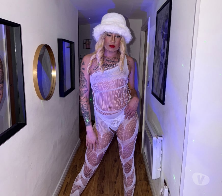 Trans Escorts West Midlands Birmingham - Photos for Miss Cristina Party now 🥳🔥