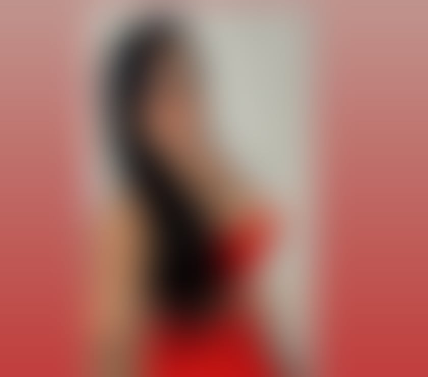 ♥️ Juliana NAUGHT AVAILABLE NOW♥️