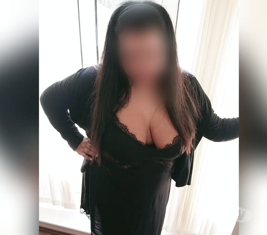 Escorts West London Hillingdon - Photos for SUZEE SOUTH INDIAN TAMIL CHUBBY GIRL NEW IN TOWN 🇮🇳