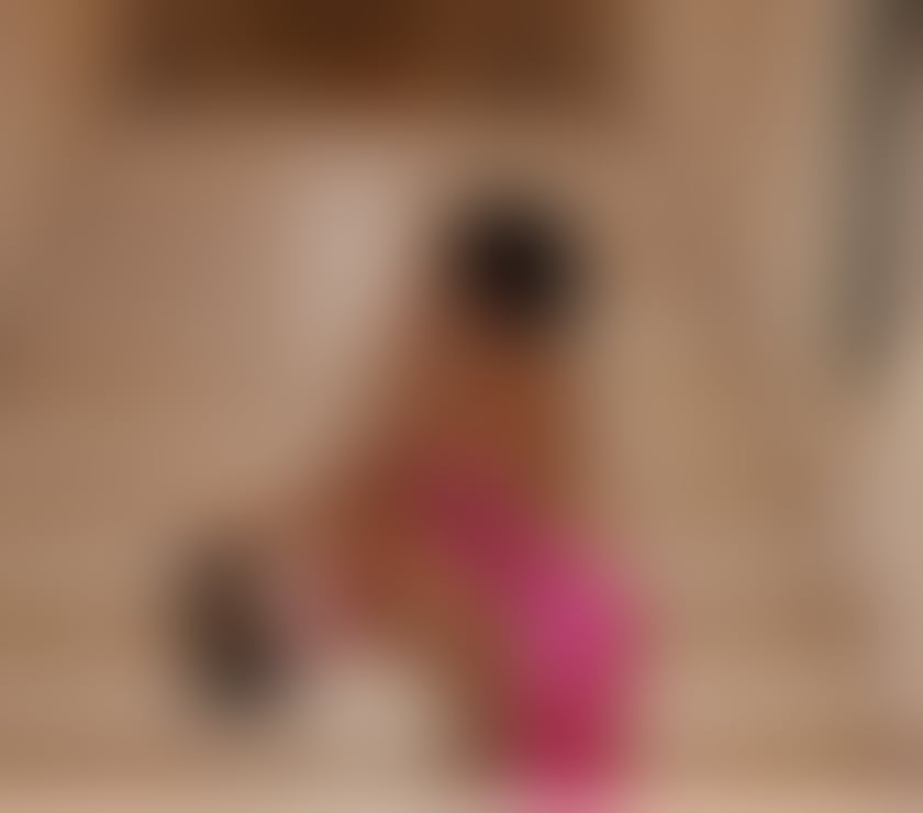  Escorts Stratford High Street East London - Photos for Sexy petite caramel