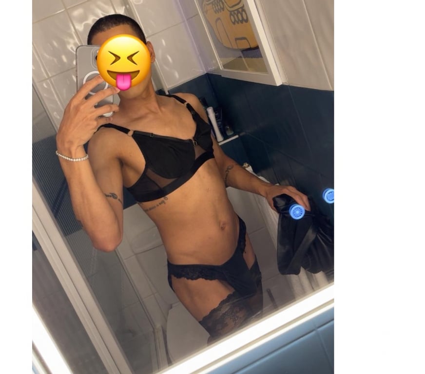 Trans Escorts Kent Tunbridge Wells - Photos for 👠 Feemboy 😈 party 🥳