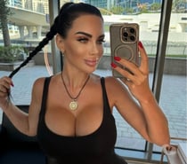 🆂🆄🅿🅴🆁 🅷🅾🆃 🅱🅾🅳🆈