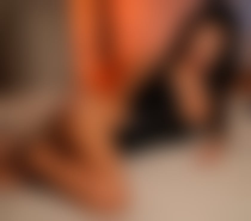 Escorts Surrey Woking - Photos for Party Outcall only videocall confirmation