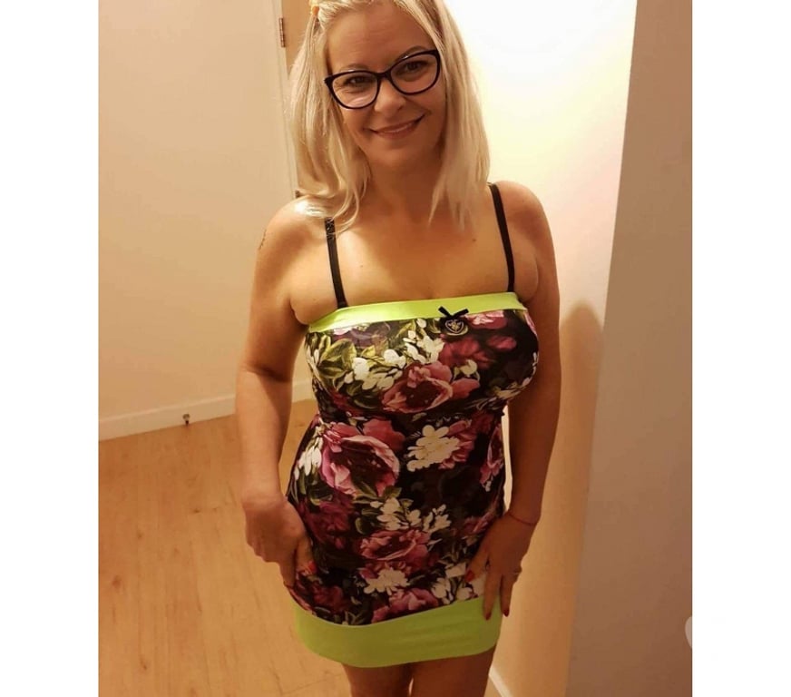 Escorts Surrey Guildford - Photos for 💓Milf Lara Xx💓