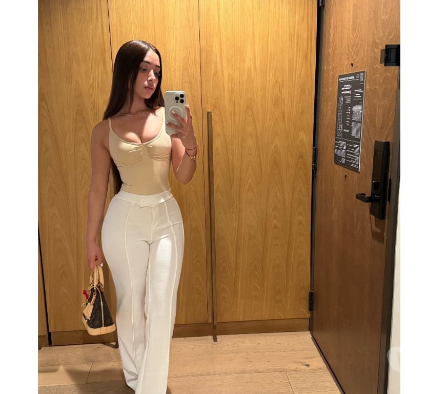 Escorts South West London Wimbledon - South West London - Photos for LARY NAUGTHY LATINA