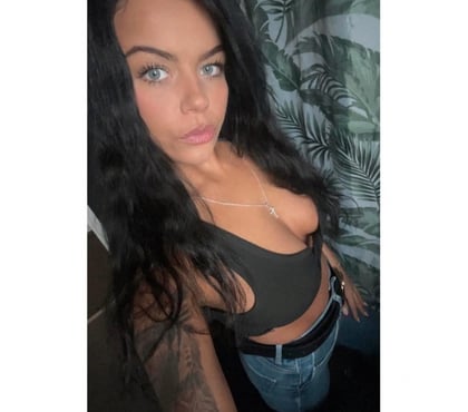 Photos for New beautiful girl in town 😍