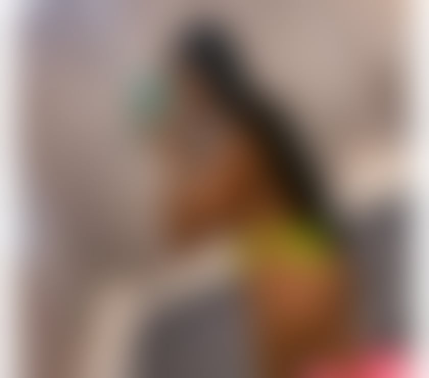 Hello, I am an elegant and beautiful brunette.