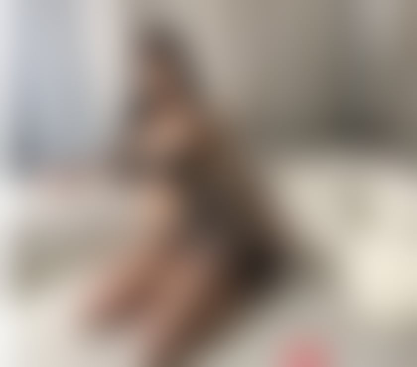 Hi i.m rowena new grils for you