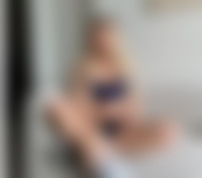 Escorts East London Canary Wharf Station - East London - Photos for Canary Wharf 21 Full GFE OWO KISS ALV green eyes WhatsApp