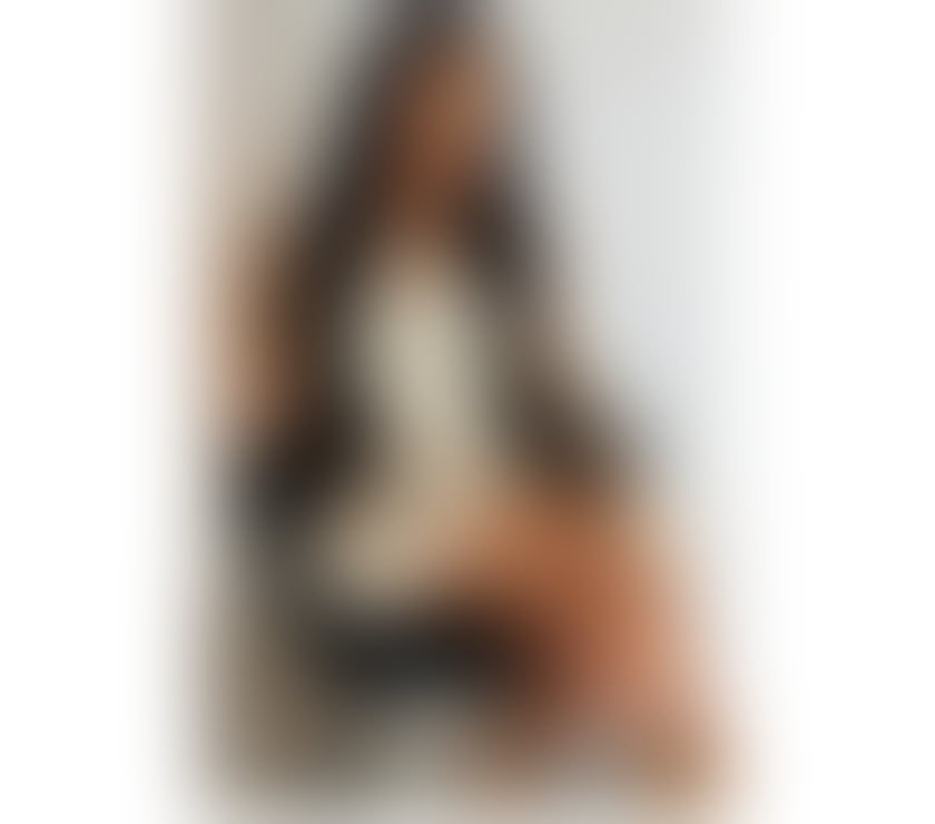 NAUGHTY BRUNETTE-PARTY WOMAN