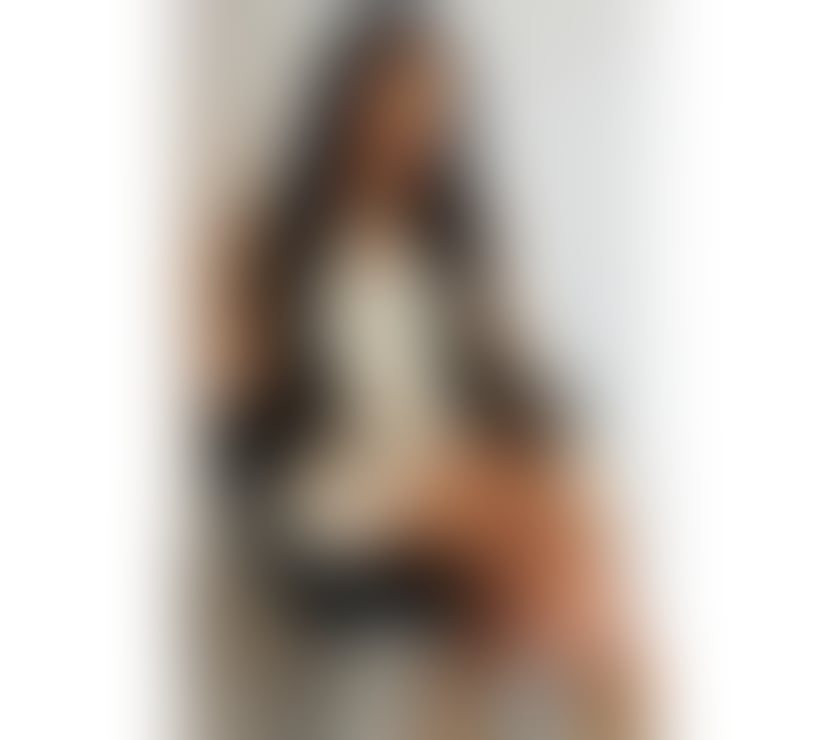 NAUGHTY BRUNETTE-PARTY WOMAN