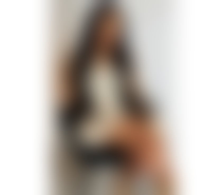 NAUGHTY BRUNETTE-PARTY WOMAN