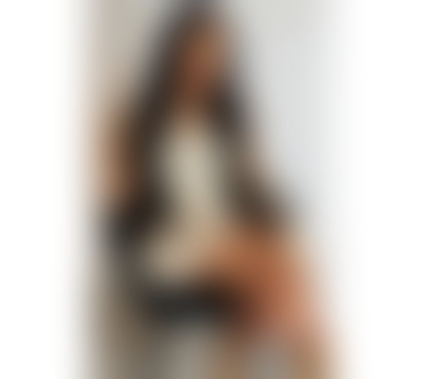 NAUGHTY BRUNETTE-PARTY WOMAN