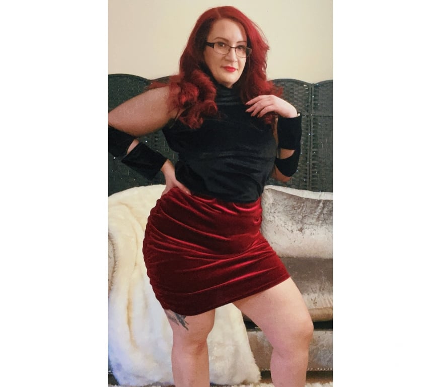 Adult Entertainment Bristol Bristol City Centre - Bristol - Photos for Dominant British Redhead Hourglass Beauty