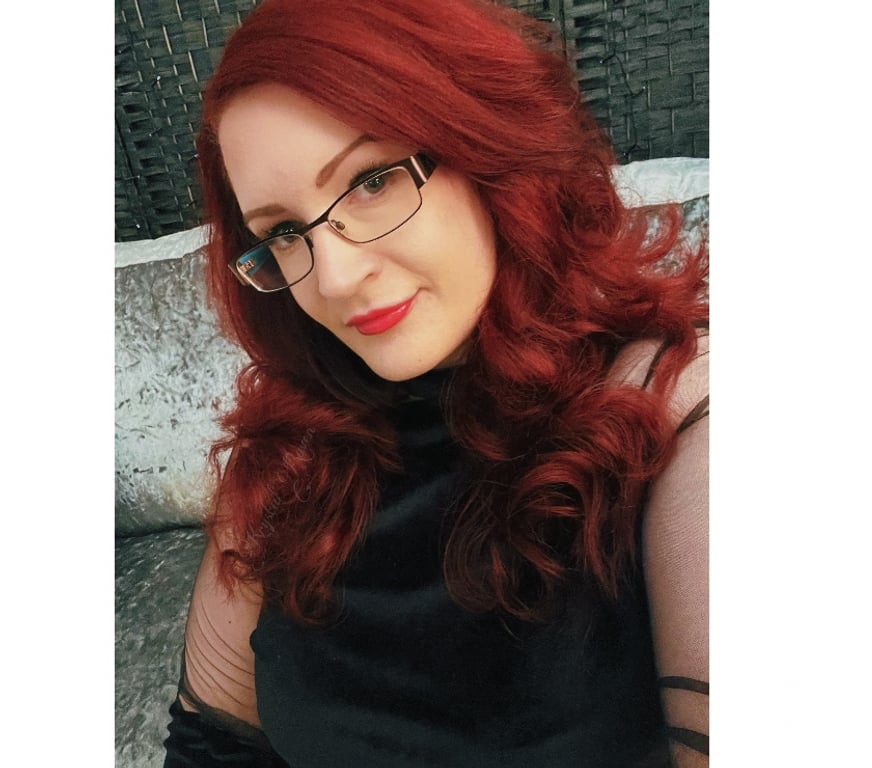 Adult Entertainment Bristol Bristol City Centre - Bristol - Photos for Dominant British Redhead Hourglass Beauty