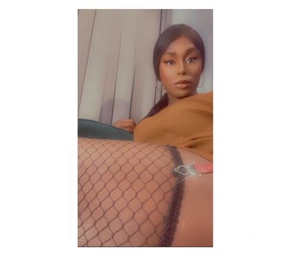 Trans Escorts Leeds City Centre Leeds - Photos for Hung trans girl with bubble butt visiting 07706632610