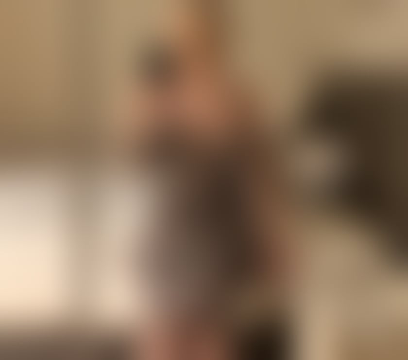 Escorts and Massages London Gatwick Airport Crawley - Photos for NEW IN TOW QUEEN OF BJ 💯PARTY 🥂OUTCALL ONLY