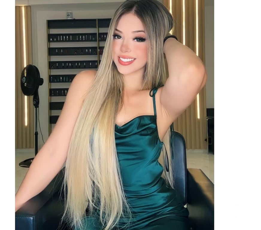 Escorts South West London Sutton - Photos for Naughty Lara 🪩 BLONDE SLIM PARTYGIRL 🍷🥂