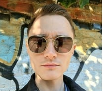 Dates, just need time together? Crash with a movie thats me