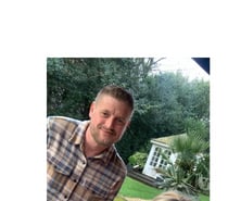 Online now messages and content