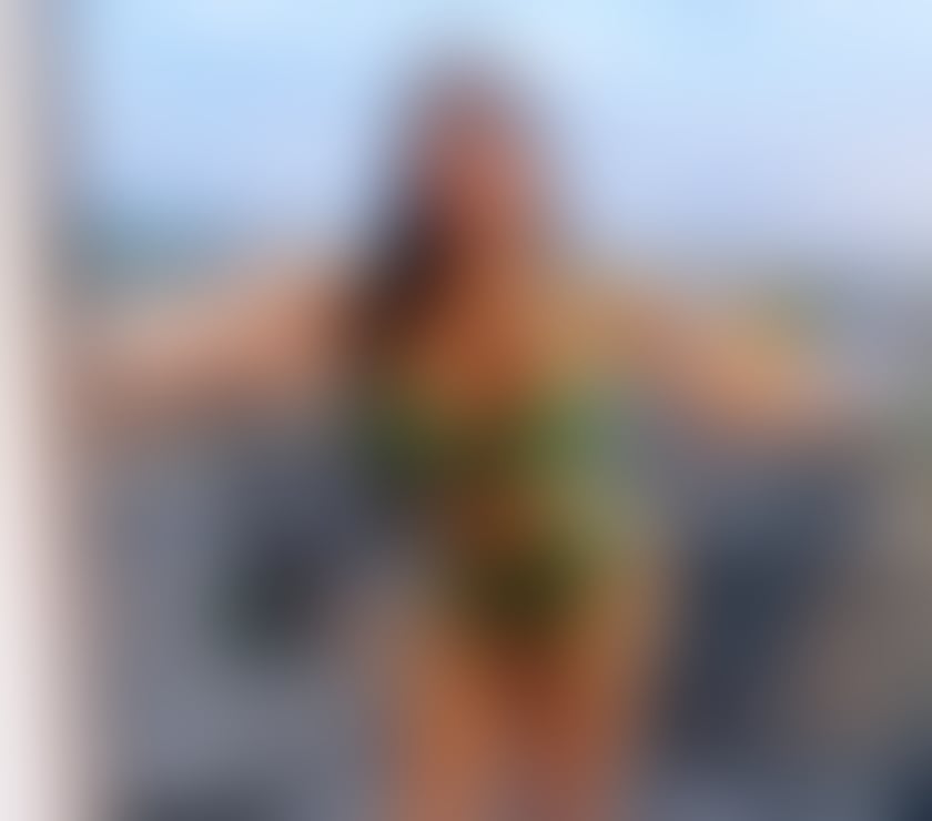 Mikaela Girl Brazilian hot 🥵