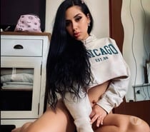 E1 massage bed 💕 whitechapel 💕relax and chill 💕