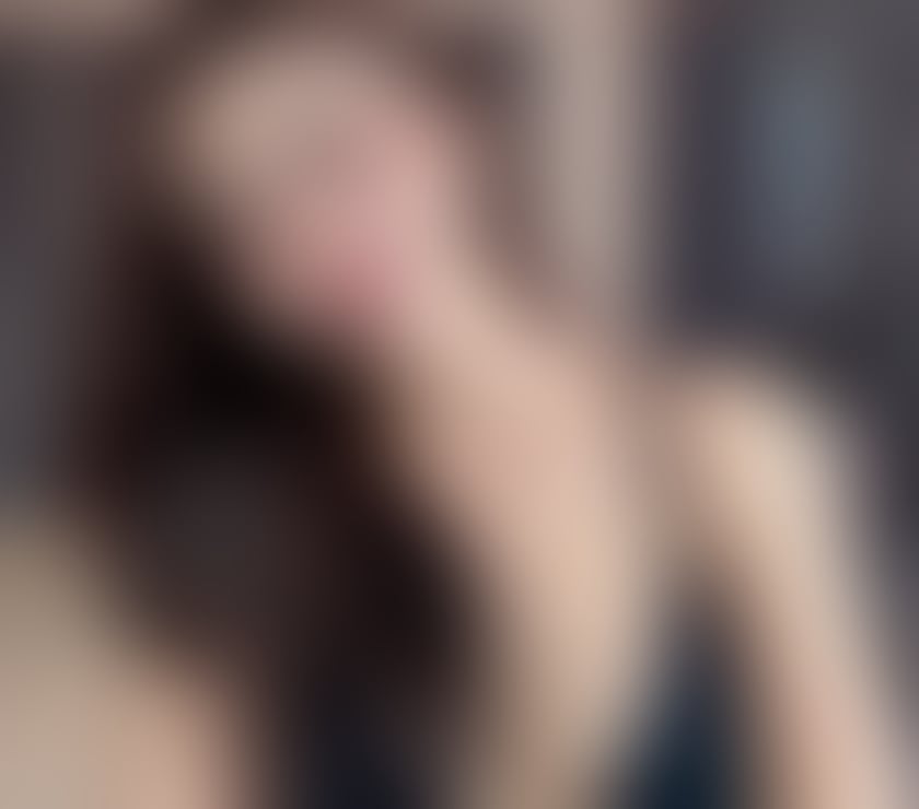 Beautiful Thai lady, available for one week only.💋👠