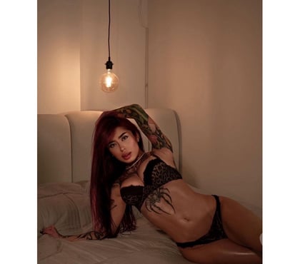 Photos for Sara🥰 New Corby🥂 Party girl