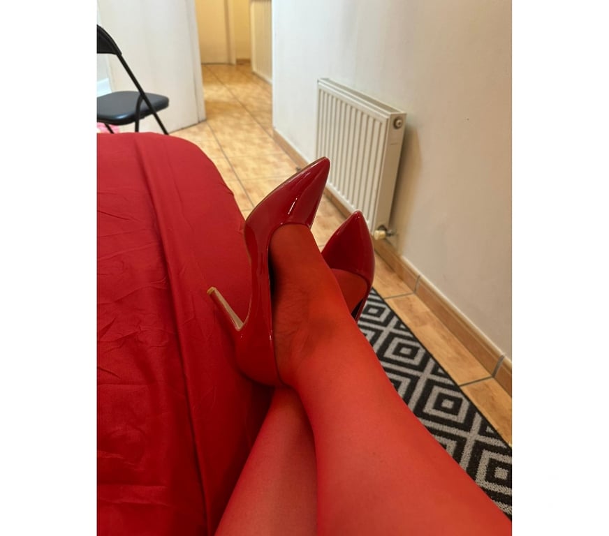 Escorts East London Seven Kings - East London - Photos for Hot Amanda 🔥 40-60-80 Milf Big natural boob's gfe kiss