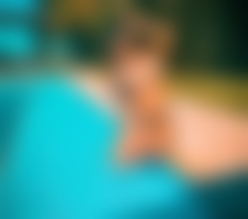 Escorts South West London Sutton - Photos for Petit Latina companion-friendly and discreet.