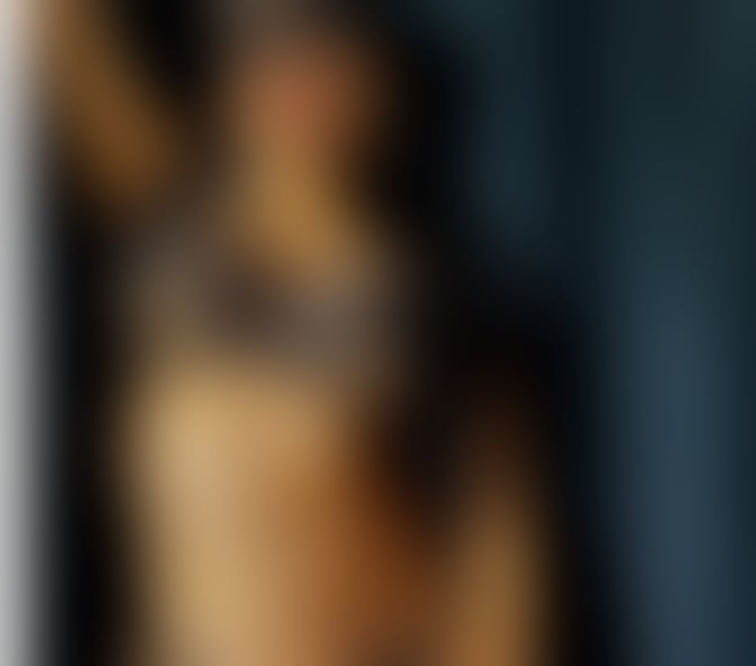 Escorts South West London Sutton - Photos for Petit Latina companion-friendly and discreet.