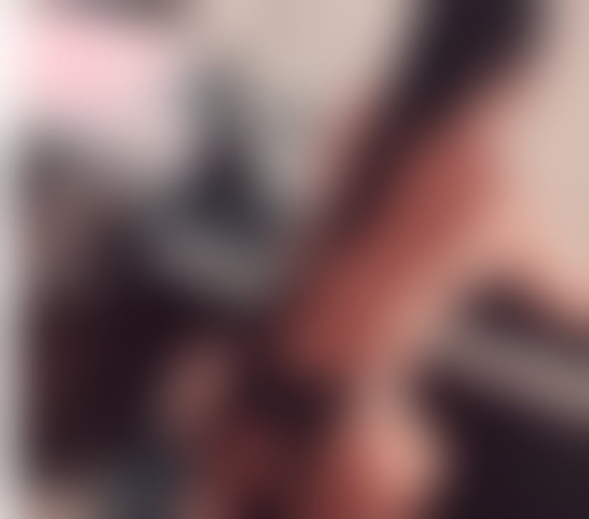 Escorts South West London Sutton - Photos for Petit Latina companion-friendly and discreet.