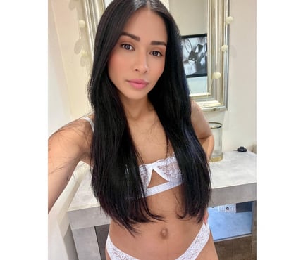 Escorts Ocean Village Southampton - Photos for Cloe Horney 🤤 Party Brazilian ❤️‍🔥🥂