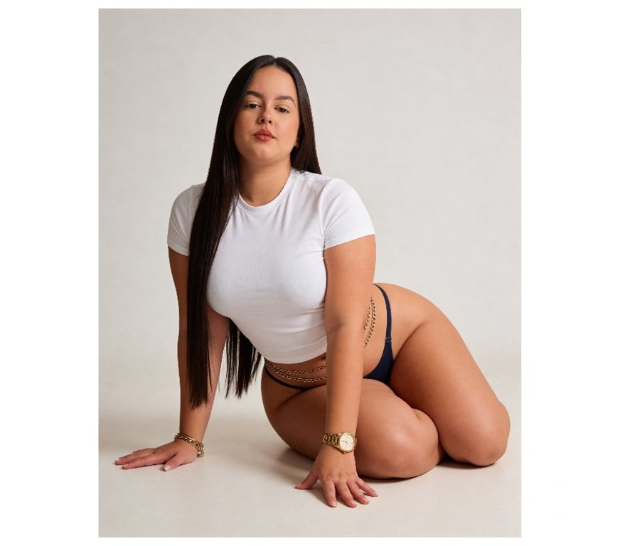 Escorts North West London Hendon Central - North West London - Photos for 🌿 Elegant & Sensual Brunette in Hendon NW4 ✨